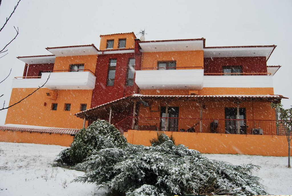 Hotel Petrinos Lofos Mándra Exterior foto